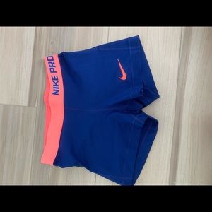Youth Nike pros size small